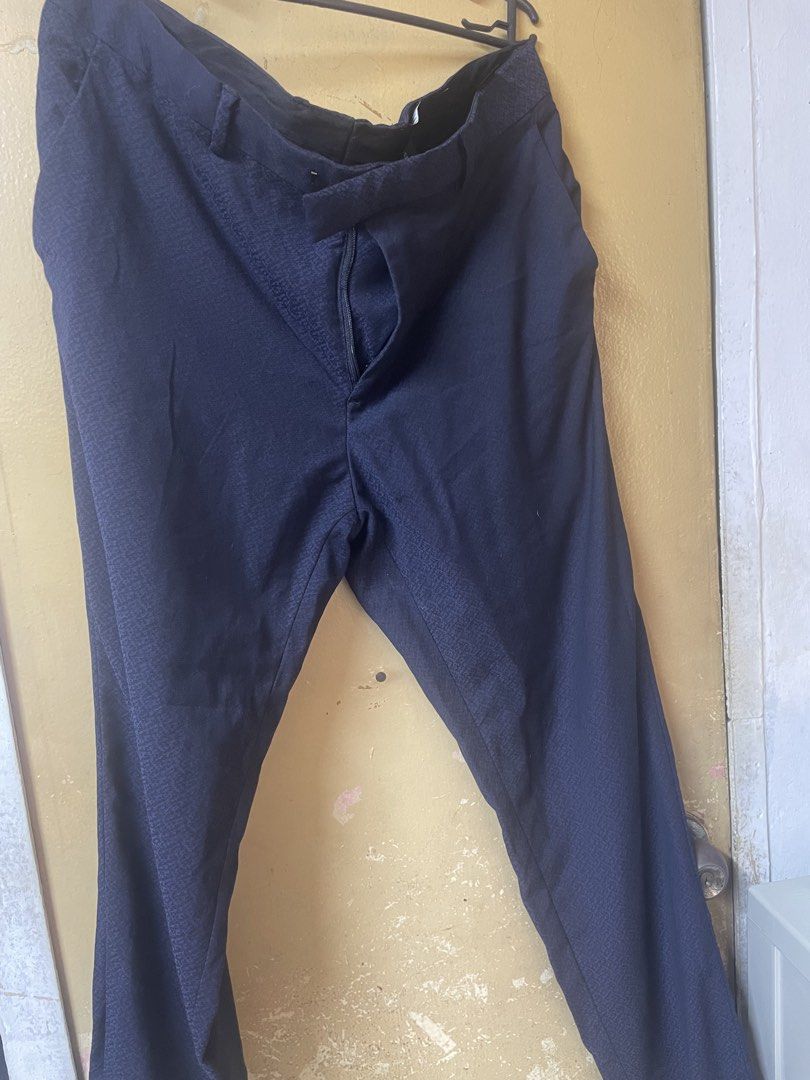 H&M Navy Blue Trousers (Category: Trousers) located in Banga. Submitted by Merje (Listing ID 1431046303, Image 2). Description: Worn a few times. Good for office and semi-formal use. .