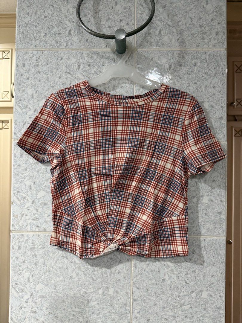 H&M Plaid Knot Front Top - Size S (2pcs) (Category: Blouses) located in Manila. Submitted by oceans18 (Listing ID 1431117440, Image 1). Description: H&M Plaid Knot Front Top - Size S. Stylish plaid design with a knot front..