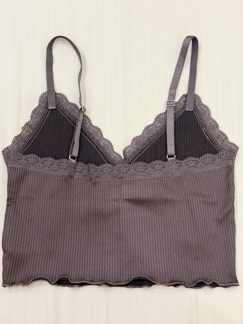 H&M Ribbed Crop Top (Category: Sleeveless) located in San Juan City. Submitted by erkashops (Listing ID 1431068973, Image 3). Description: Brown & Black are small & Cream is Med! just cut the tag cuz it was a bit itchy ₱250 each.