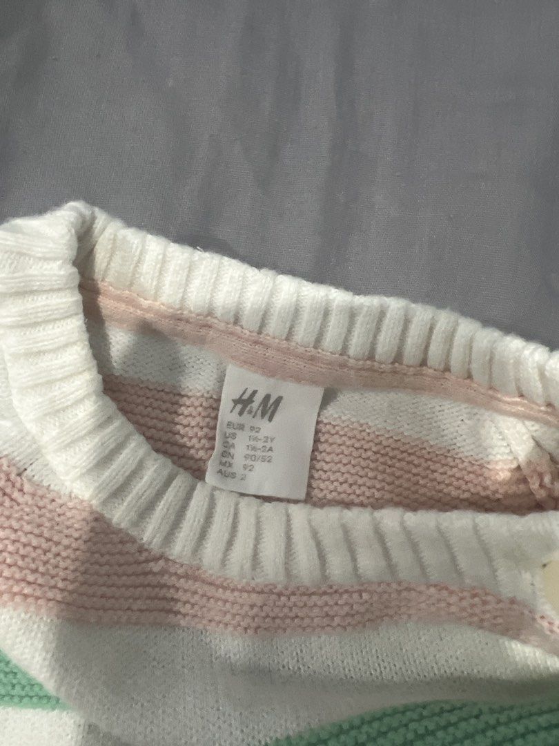 H&M Striped Sweater 2y (Category: Babies & Kids Fashion) located in Paranaque City. Submitted by allabautstuff (Listing ID 1431014895, Image 2). Description: .