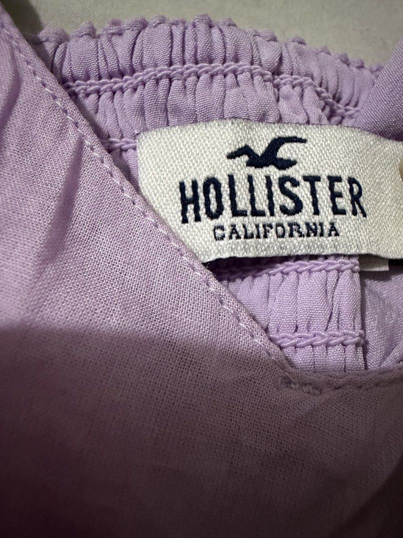 Hollister peplum cami top (Category: Sleeveless) located in Manila. Submitted by vizuu (Listing ID 1431153491, Image 3). Description: Used once No issues, good condition.
