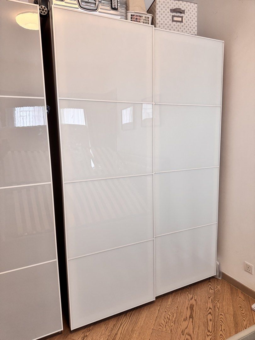 IKEA PAX Wardrobe with Sliding Doors, 傢俬＆家居, 傢俬, 櫃子、組合櫃及置物架 - Carousell