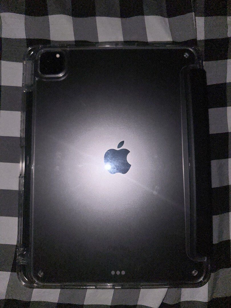 Ipad pro m2 11 inch 256gb (Category: iPad) located in Caloocan City. Submitted by nic834427 (Listing ID 1431168118, Image 3). Description: Ipad pro M2 11 inch 256gb Cycle count 118 no dents no scratches With matte screen protector and case Inclusion original box with replacement charger Meet up at your own decision 35k negotiable can give 32k lowest price for sure buyer (lightly use since 2023, hindi nagagamit during second year kasi need laptop 