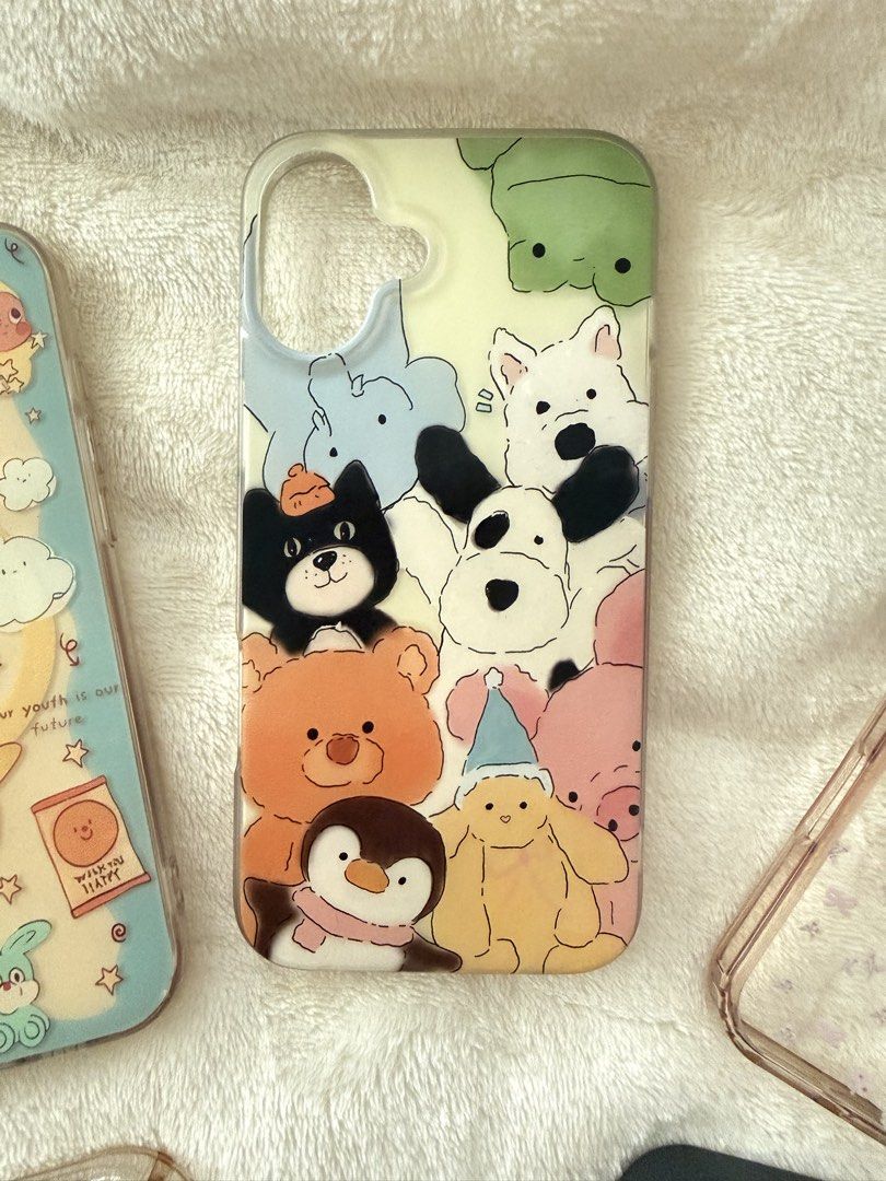 Iphone 16 plus phone case (Category: Cases & Sleeves) located in Manila. Submitted by dhanstuffs (Listing ID 1431013664, Image 3). Description: IPHONE 16 PLUS PHONE CASE Speck presidio lux case for iPhone 16 plus — glitter gold 4 other random cases from taobao and online shop TAKE ALL ONLY.