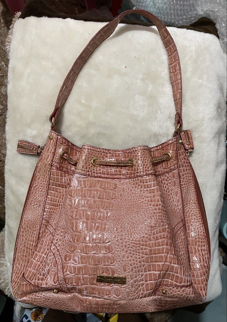 Jessica Simpson Pink Crocodile Handbag (Category: Ear Care) located in Mandaue City. Submitted by chuchi152615 (Listing ID 1431033216, Image 1). Description: .