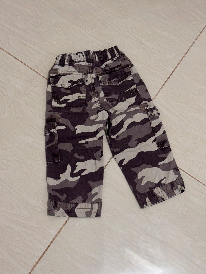 Kids Camouflage Cargo Pants (Category: Babies & Kids Fashion) located in Dagupan City. Submitted by eyeshere_ (Listing ID 1431086572, Image 2). Description: 2-3T Kapal ng tela ganda neto.