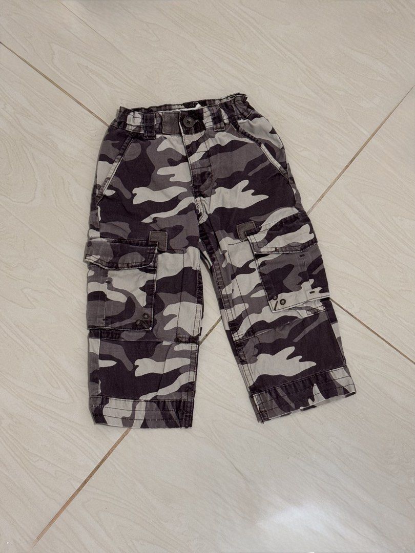 Kids Camouflage Cargo Pants (Category: Babies & Kids Fashion) located in Dagupan City. Submitted by eyeshere_ (Listing ID 1431086572, Image 1). Description: 2-3T Kapal ng tela ganda neto.