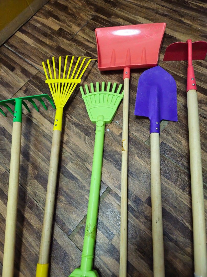 Kids Garden Tool Set (Category: Gardening Tools & Ornaments) located in Santa Rosa. Submitted by fairygalesclothestation25 (Listing ID 1431141082, Image 1). Description: Made of steady steel heads and real wood handle. Take all only.