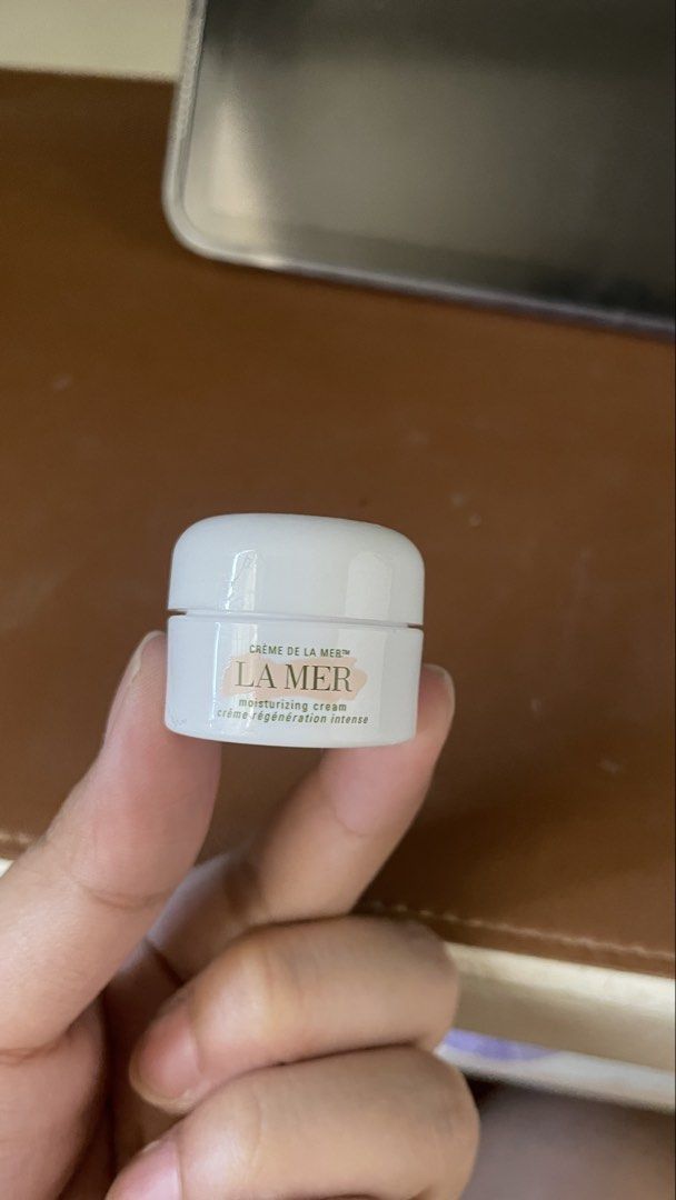 La Mer Moisturizing Cream Sample (Category: Face Care) located in Bacoor. Submitted by decluttergirlie2 (Listing ID 1431033657, Image 1). Description: .