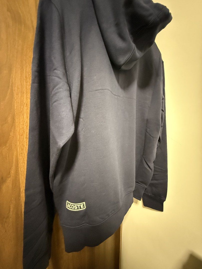 Lacoste Men's Hoodie (Category: Hoodies) located in Manila. Submitted by sonryb (Listing ID 1431110666, Image 2). Description: 100% Authentic Lacoste Hoodie RFS: I ordered this directly from lacoste online; turns out size 4 is quite small for my partner, size 5 is already out of stock so won't be able to exchange it.