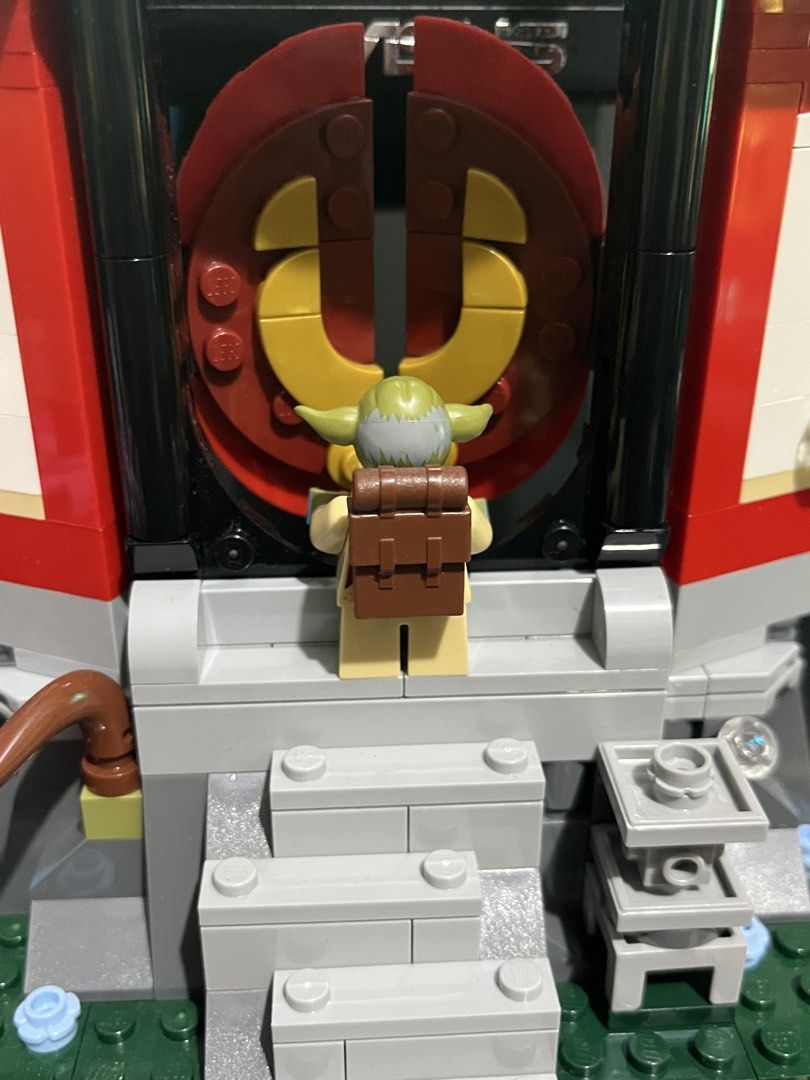 LEGO Star Wars Yoda Minifigure (Category: Lego & Building Sets) located in Muntinlupa City. Submitted by calebsfinds (Listing ID 1431116607, Image 2). Description: .