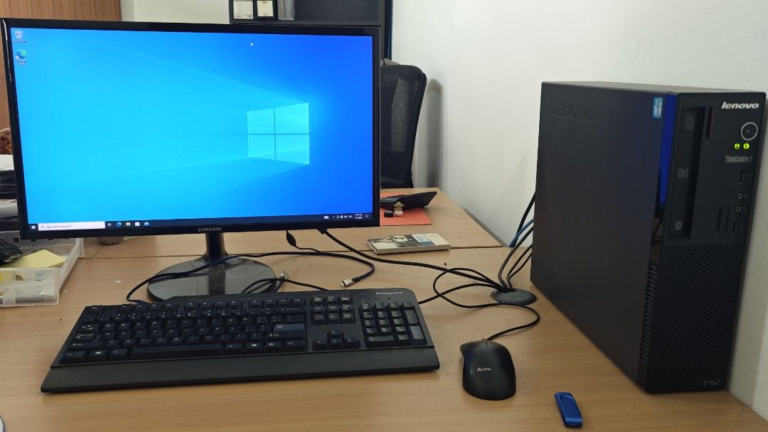 Lenovo ThinkCentre M73 Desktop PC - Windows 10 Pro422224009668874240