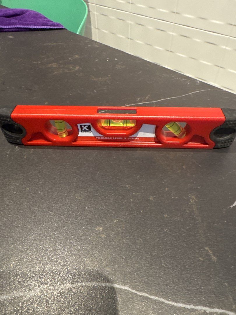 Level Toolbox (Category: Other Kitchenware & Tableware) located in Singapore. Submitted by andyrobert23 (Listing ID 1431059043, Image 1). Description: .
