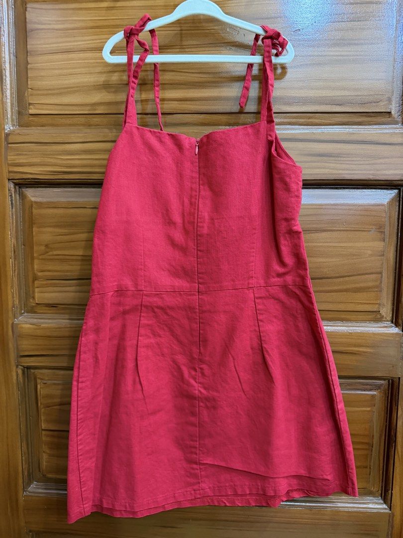 Lola & Daisies Red Dress (Category: Dresses) located in San Juan City. Submitted by erkashops (Listing ID 1431066706, Image 2). Description: Lola & Daisies Dress! when I like something I get it in diff colors before HAJHDKSJSK Cherry Red Black White Gingham ₱700 each!.