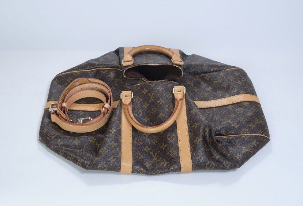 Louis Vuitton Keepall Bandouliere 55 (Category: Luxury Bags & Wallets) located in Quezon City. Submitted by studioms (Listing ID 1431089882, Image 3). Description: .