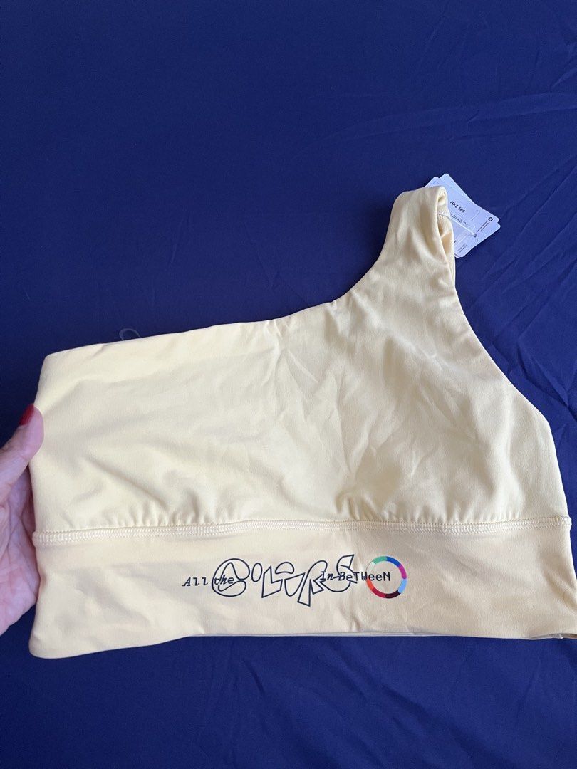 Lululemon Sports Bra (Category: Activewear) located in Bacolod City. Submitted by gin.knee (Listing ID 1431042720, Image 3). Description: Bought from Hong Kong Original price HKD 580 selling low fits S-M.