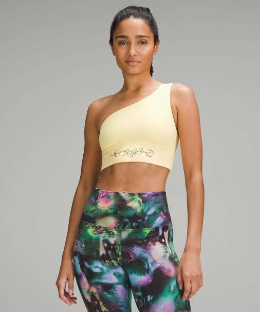 Lululemon Sports Bra (Category: Activewear) located in Bacolod City. Submitted by gin.knee (Listing ID 1431042720, Image 1). Description: Bought from Hong Kong Original price HKD 580 selling low fits S-M.