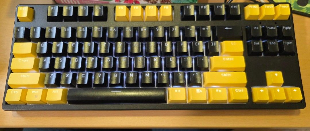 Mechanical Keyboard - Black and Yellow452261750988482560
