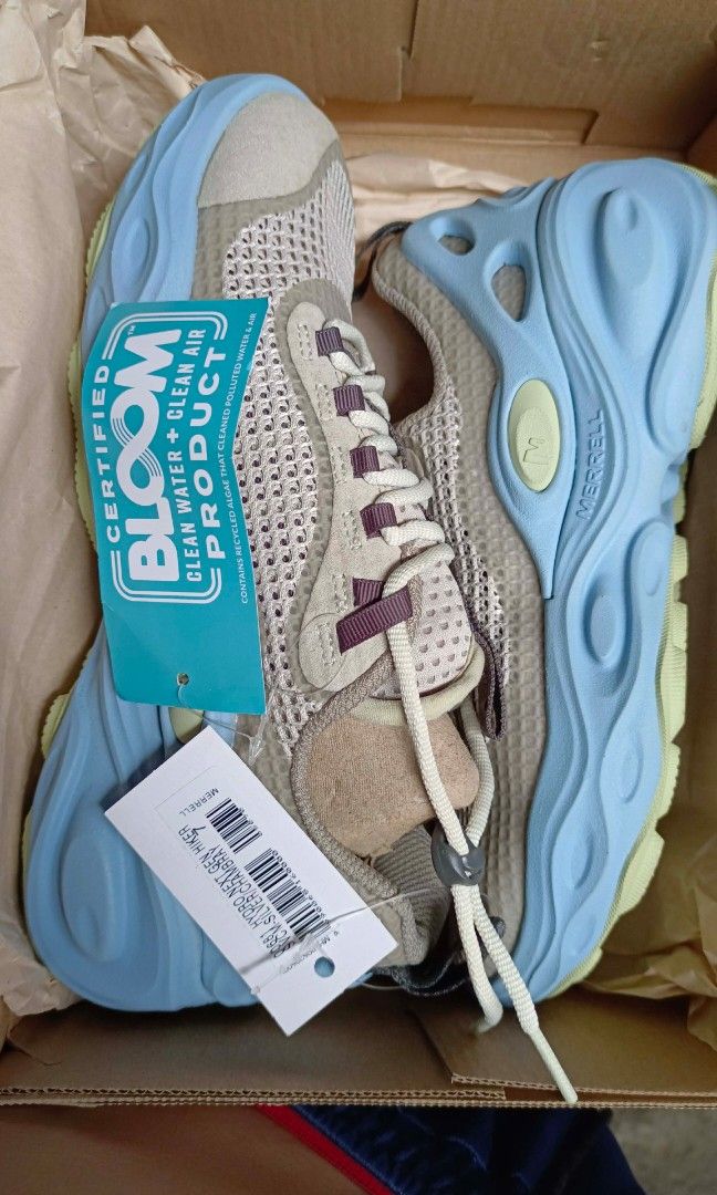Merrell Hydro Next Gen Hiker (Category: Sneakers) located in Cavite. Submitted by sofabinpink (Listing ID 1430354506, Image 3). Description: Pwede tumawad wag lang sagad. 😂 FREE SHIPPING Silver/Chambray Orig Price: 5,295.