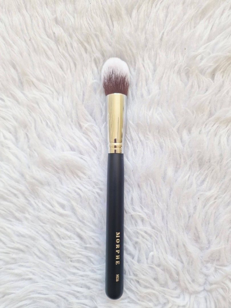 Morphe M536 Bullet Brush (Category: Makeup) located in Quezon City. Submitted by floreskari78555 (Listing ID 1431046393, Image 2). Description: Flawless under-eyes start right here! ✨ The Morphe M536 Under Eye Bullet Brush is your new holy grail for seamless concealer blending. Its firm, tapered tip buffs out product like a total dream, leaving you with a smooth, filtered finish IRL. ☁️ ✔️ 100% Authentic ✔️ Pro-Quality Tool ✔️ COD via Lalamove or