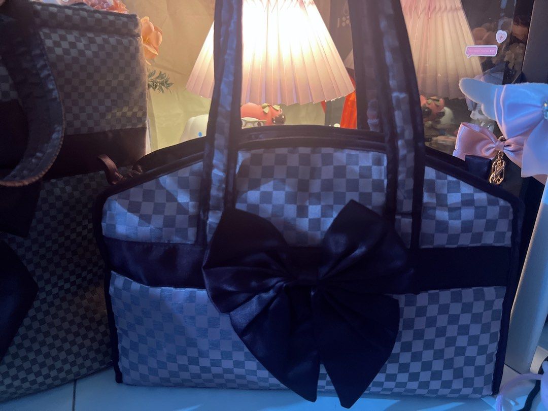Naraya Checkered Bags Bundle (Category: Luxury Bags & Wallets) located in Batangas. Submitted by kawaiiandcheap (Listing ID 1431097503, Image 3). Description: 1 Tote Bag (Can fit Ipad etc) 1 Shoulder Bag - Get both as a bundle - Perfect for coquette girls *Need wash.