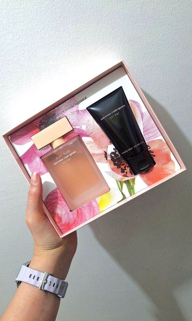 Narciso Rodriguez Musc Nude For Her Set (Category: Fragrance & Deodorants) located in Quezon City. Submitted by tinylittlecorner (Listing ID 1431095327, Image 3). Description: Narciso Rodriguez Musc Nude For Her set. 50ml Eau de Parfum 50ml body lotion. The set is new and unopened.