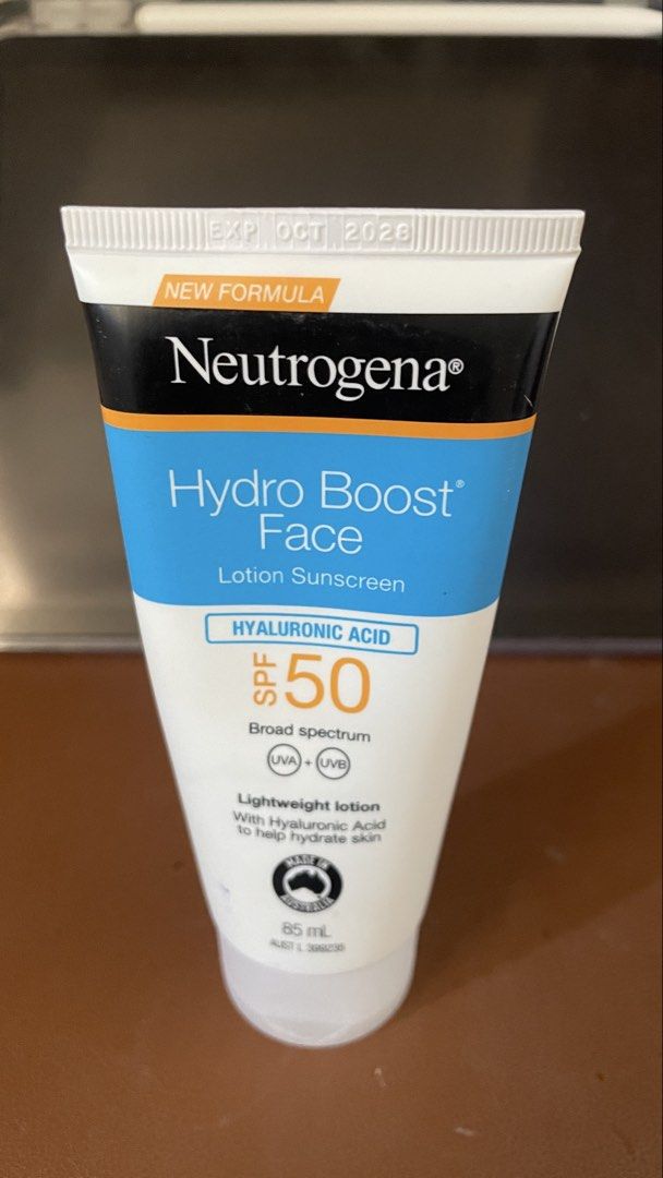 Neutrogena Hydro Boost Face Sun Screen (Category: Face Care) located in Bacoor. Submitted by decluttergirlie2 (Listing ID 1431032319, Image 1). Description: 90% full.