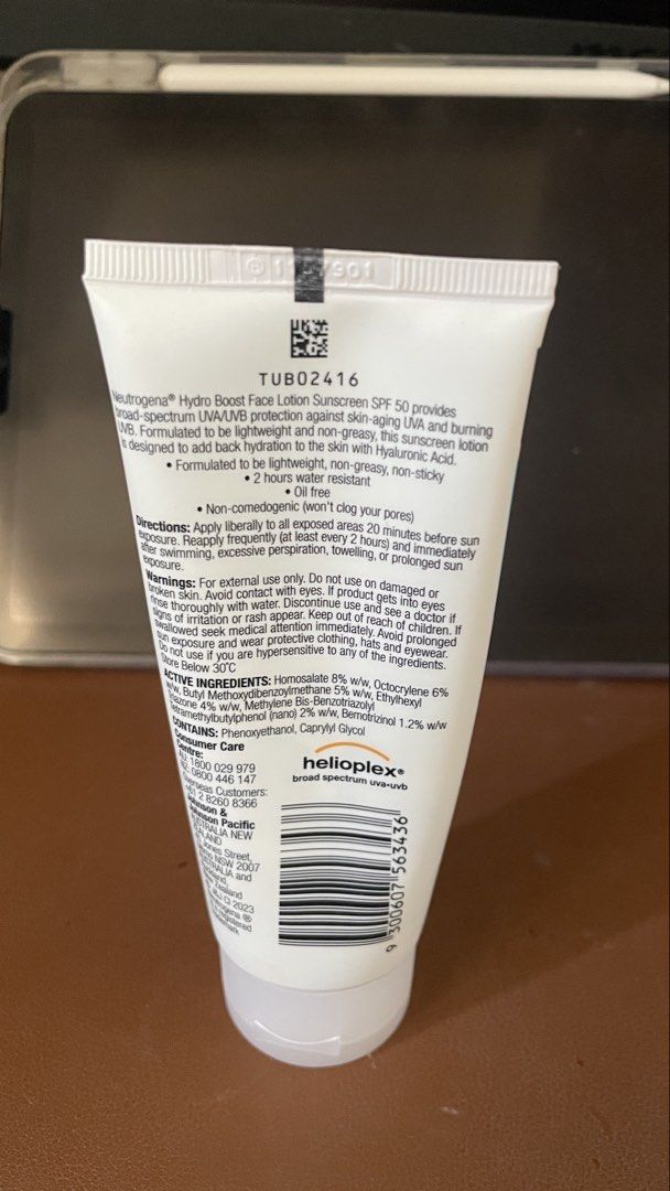 Neutrogena Hydro Boost Face Sun Screen (Category: Face Care) located in Bacoor. Submitted by decluttergirlie2 (Listing ID 1431032319, Image 2). Description: 90% full.