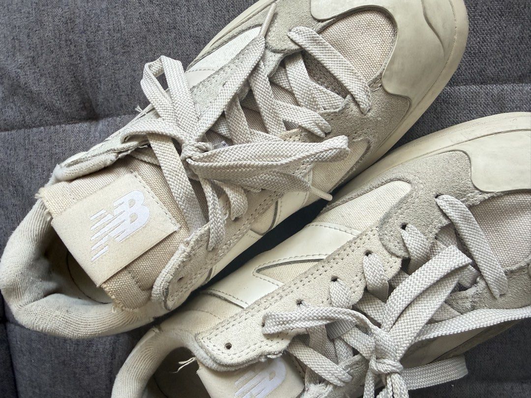 New Balance Sneakers (Category: Sneakers) located in Manila. Submitted by mal.eficent (Listing ID 1431052863, Image 2). Description: NB CT302 Canvas Sneakers Size - Color- OffWhite Size - 39 - 24.5cm Perfect for your summery outfit! New Balance´s CT302 expands on the casual elegance and everyday wearability of the familiar court silhouette. The timeless style of the classic tennis shoe is reimagined, with an infusion of exaggerated proportions an