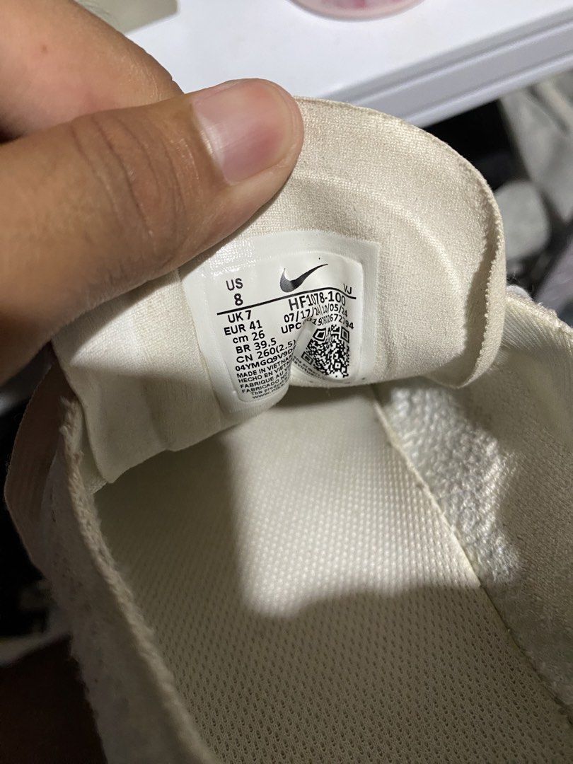 Nike Free RN Flyknit 3.0 White Sneakers (Category: Sneakers) located in Manila. Submitted by rcvnt (Listing ID 1431133250, Image 3). Description: US 8 EUR 41.