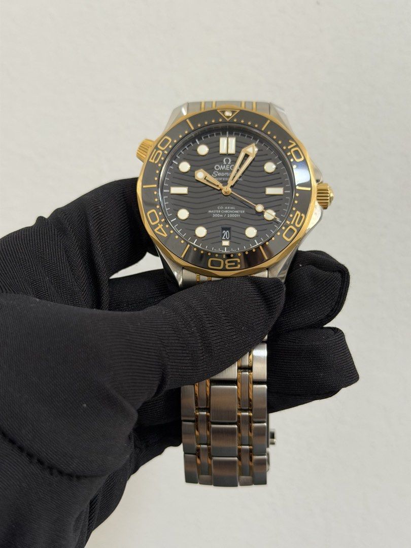 Omega Seamaster Diver Two Tone (Category: Luxury Watches) located in San Juan City. Submitted by rhyswatchph (Listing ID 1431118390, Image 2). Description: Omega Seamaster Two Tone 42mm Full Set Condition 9.8/10 San Juan City/New Manila QC On hand Other watches available .
