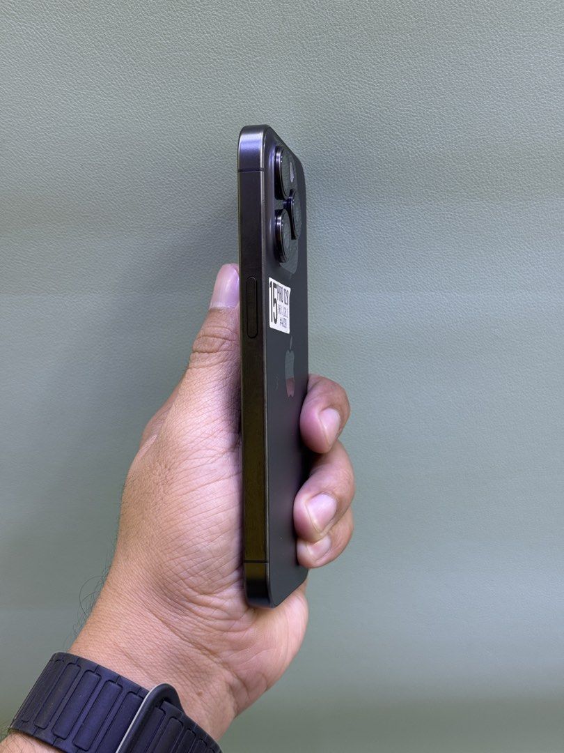 ONHAND IPHONE 15 PRO 128GB (Category: iPhone 15 Series) located in Pasig City. Submitted by FarAndRayShop (Listing ID 1431084180, Image 2). Description: WE ACCEPT INSTALLMENT / SWAP / BENTA-SELL 📱 iPhone 15 Pro •Black •128GB Storage •Goods Battery Condition •Factory Unlock ( Any Sim ) •Unli check/reset to sawa •W/ Original Equipment Manufactor Charger •Serial Number Can do check on website or 3utools 💰Selling Price: 33,000 Payment Options: 💸💵