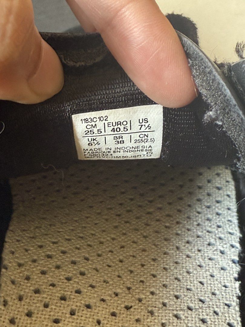 Onitsuka Tiger Mexico 66 (Black & White) Size 7.5 (Category: Sneakers) located in Manila. Submitted by riceloved (Listing ID 1431086632, Image 3). Description: Preloved and handled with care! Freshly cleaned as well. Bought for 9K+ Size 7.5 Women’s Price is negotiable :) RFS: Spring cleaning.