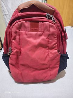 (Category: ) located in . Submitted by bagsforless16 (Listing ID 1431087445, Image 1). Description: .
