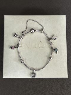 (Category: ) located in . Submitted by trinketsdazzle.SG (Listing ID 1431020229, Image 1). Description: .