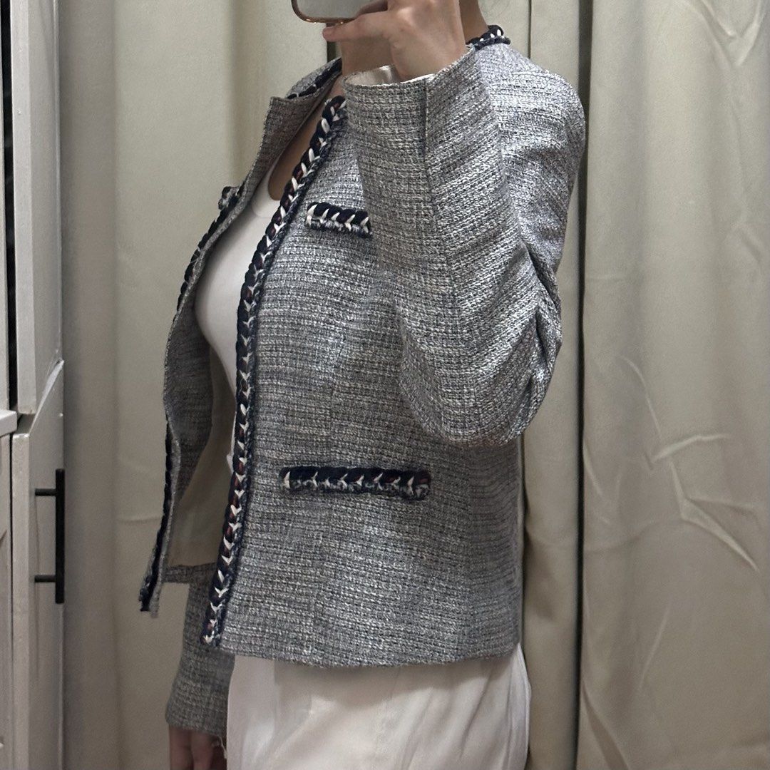Powder Blue Light Tweed Coat Blazer Jacket Inner Lining Office Formal Work (Category: Coats, Jackets and Outerwear) located in Quezon City. Submitted by katdeclutters (Listing ID 1431123363, Image 2). Description: XS-Small Length - 19" Width - 17" Sleeves length - 22" - Fake pockets - Inner lining - Hook & eye closure Super mahal nito sa mall 2k+ For reference: height - 150cm / 4'11" bust - 34B waist - 24-25" hips - 34" 📍QC.