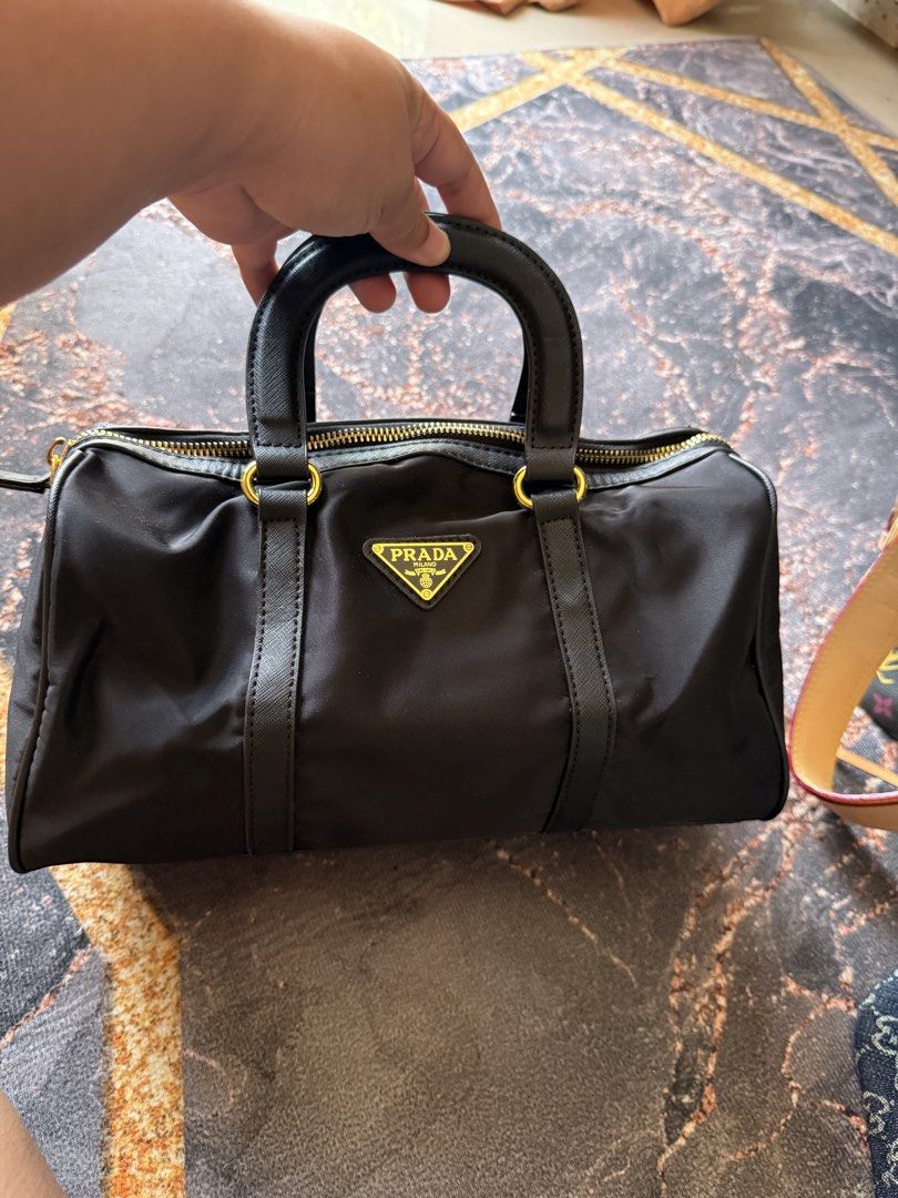 Prada nylon doctor 2 way bag (Category: Cross-body Bags) located in Rizal. Submitted by micburns (Listing ID 1431004771, Image 1). Description: .