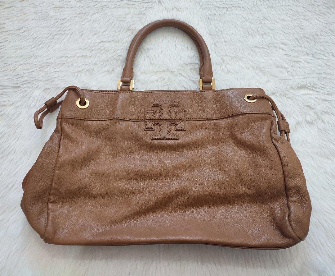 Preloved Authentic Tory Burch Bag (Category: Luxury Bags & Wallets) located in Bulacan. Submitted by mandjays (Listing ID 1431031043, Image 1). Description: Rush Sale!!! Excellent condition Rfs. Need Funds Negotiable!.