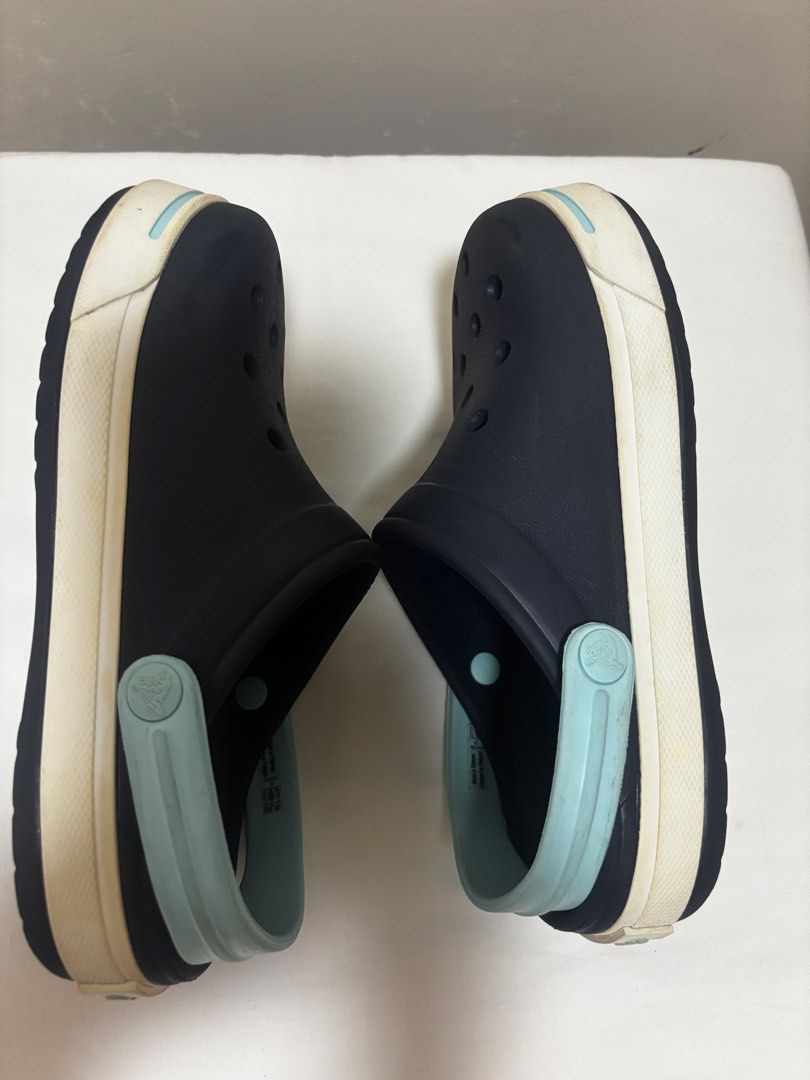 Preloved Crocs Navy Blue Clogs (Category: Slippers & Slides) located in Dinalupihan. Submitted by pinkshop21 (Listing ID 1431005600, Image 2). Description: Preloved crocs for kids pm for more info J3 size or size 5 .
