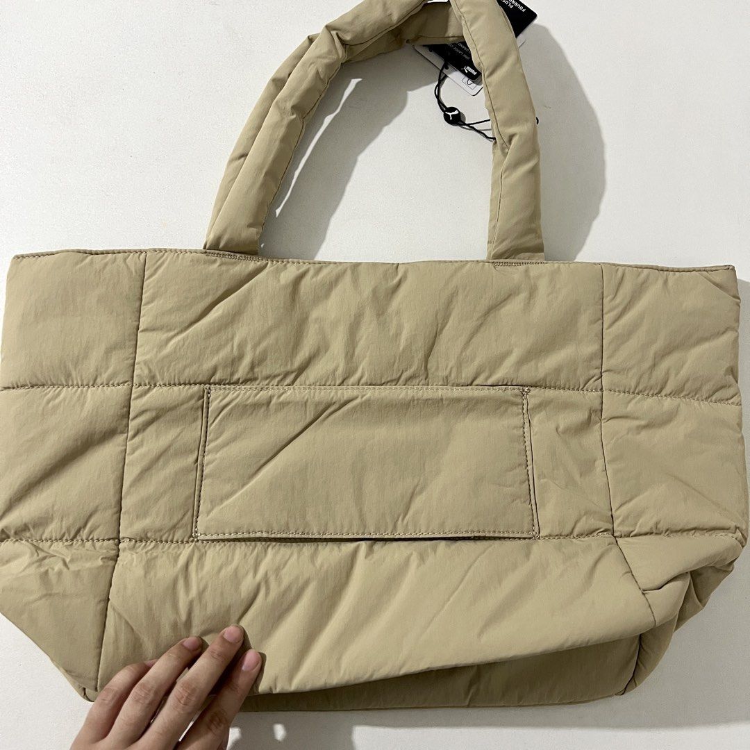 Puma Plush 3.0 Tote Bag (Category: Tote Bags) located in Quezon City. Submitted by saayymm (Listing ID 1431082979, Image 3). Description: .