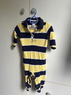 (Category: ) located in . Submitted by closet.atelier (Listing ID 1431032975, Image 1). Description: .