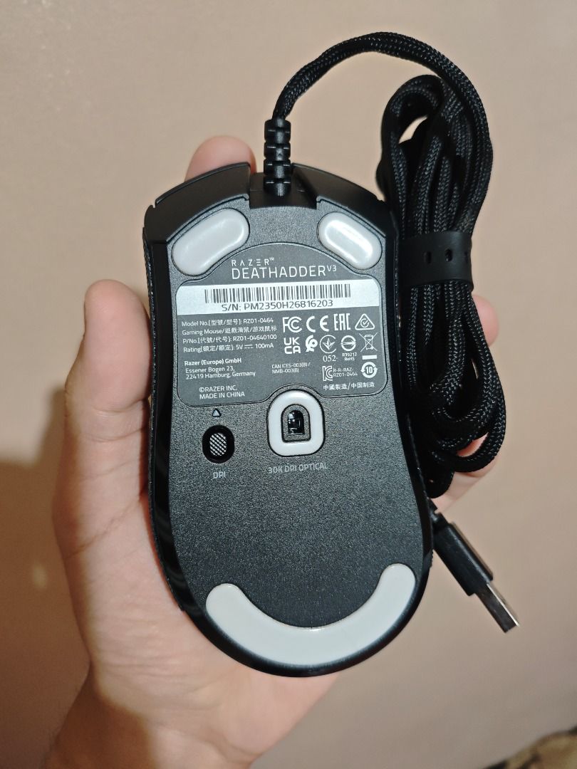 Razer Deathadder V3 - Wired (Category: Mouse & Mousepads) located in Quezon City. Submitted by dutchboi26 (Listing ID 1431047574, Image 2). Description: 📌No box - Unit Only 📌Mouse & Small Black Pouch 📌No issue ✅Almost Brand New ✅Fix Price.