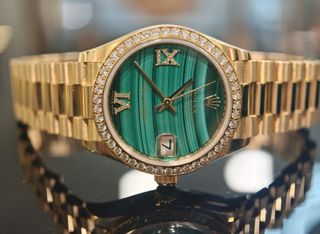 （分類：）位於 。 由 timing-watch 提交（商品編號 1431025944，圖片 1）。簡介： 。