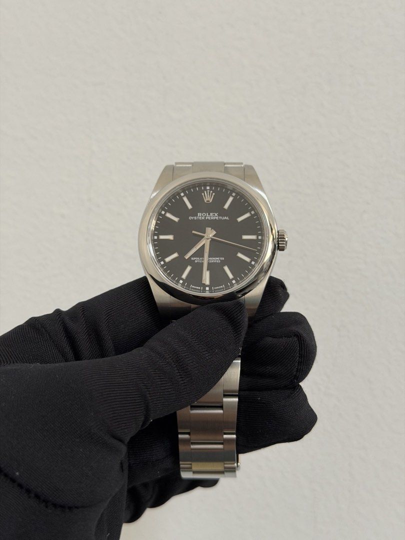 Rolex Oyster Perpetual 39 Black (Category: Luxury Watches) located in San Juan City. Submitted by rhyswatchph (Listing ID 1431118143, Image 2). Description: Rolex Oyster Perpetual 39 Black 39mm 114300 Year 2017 Full Set Condition 9.8/10 San Juan City/New Manila QC On hand Other watches available .