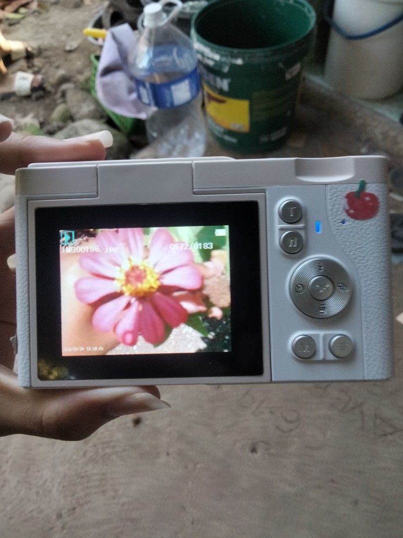 Rt5 digi cam (Category: Cameras) located in Magdalena. Submitted by jiee_x (Listing ID 1431066622, Image 2). Description: +128gb card.