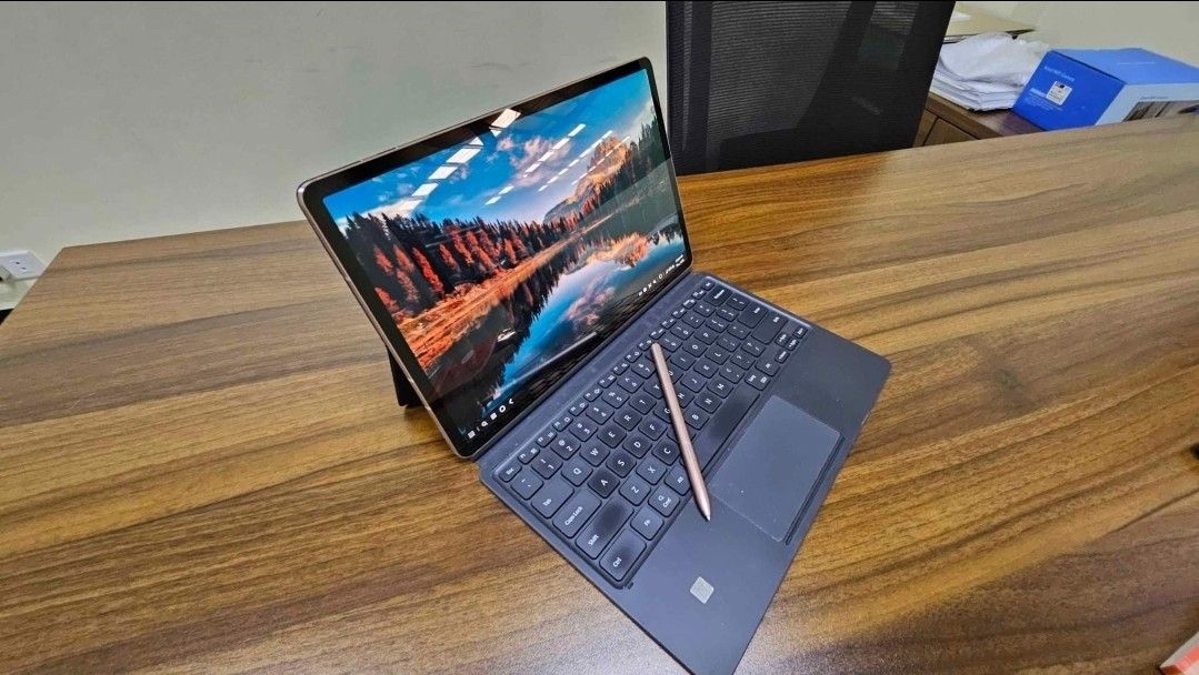 Samsung Galaxy Tab S7+ (Category: Android) located in Valenzuela. Submitted by russventure (Listing ID 1430987693, Image 2). Description: Samsung Galaxy tab S7 plus Storage 128GB RAM 6GB Display 12.4inch super AMOLED 120Hz refresh rate Processor Qualcomm snapdragon 865+ Battery 10090mAh, 13 MP dual camera With S Pencil and keyboard Perfect condition, Lightly Used rfs: need funds for son's therapy.