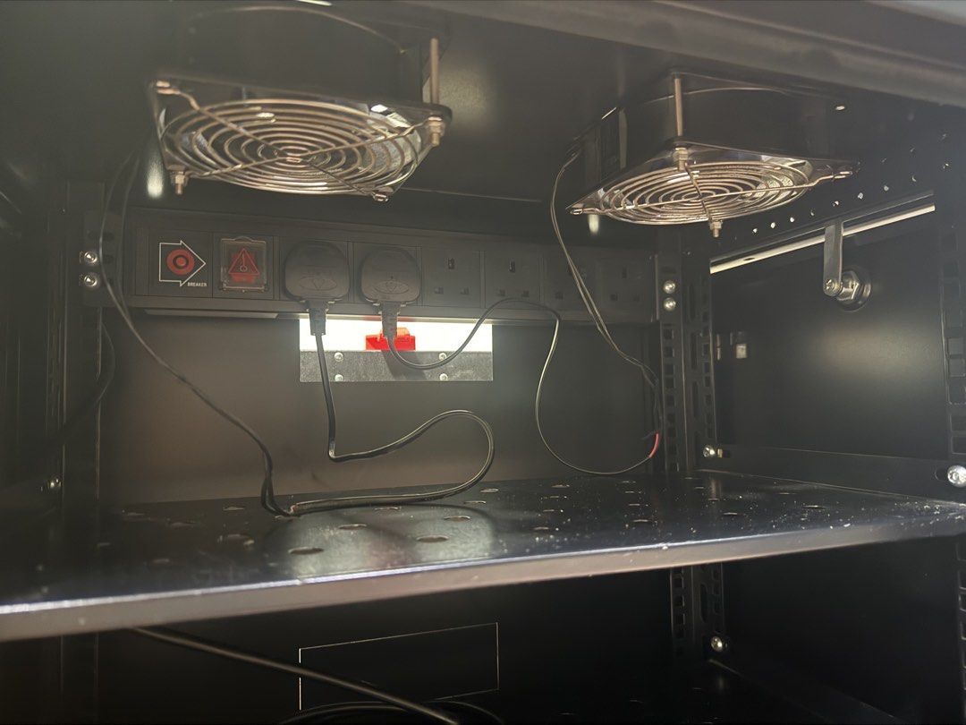 Seinch Server Rack Cabinet with Fans, Computers & Tech, Parts ...