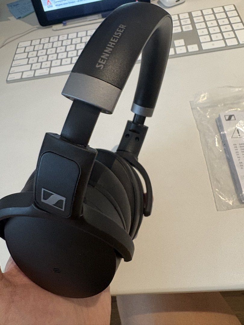 Sennheiser Headphones - Black423155369814282244