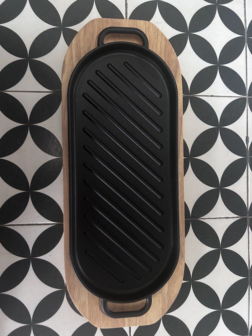 (15pcs) SIZZLING PLATE / CAST IRON (Category: Other Kitchenware & Tableware) located in Calapan. Submitted by ramstore11 (Listing ID 1431181772, Image 1). Description: 15 pcs available Never used/all brand new 1750 original price Can do discount if take all (BUYER MUST SHOULDER SHIPPING FEE) Mode of payment: BDO/BANK TRANSFER Mode of shipping: JnT CALAPAN LOC .