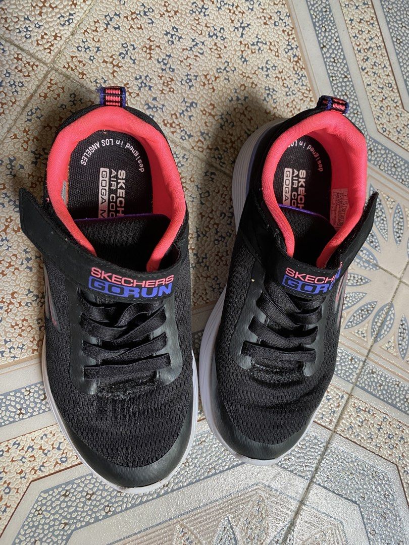 Skechers Go Run Black Sneakers (Category: Babies & Kids Fashion) located in Cebu City. Submitted by smmama (Listing ID 1431007382, Image 2). Description: Used once for school run 20cm No flaws .